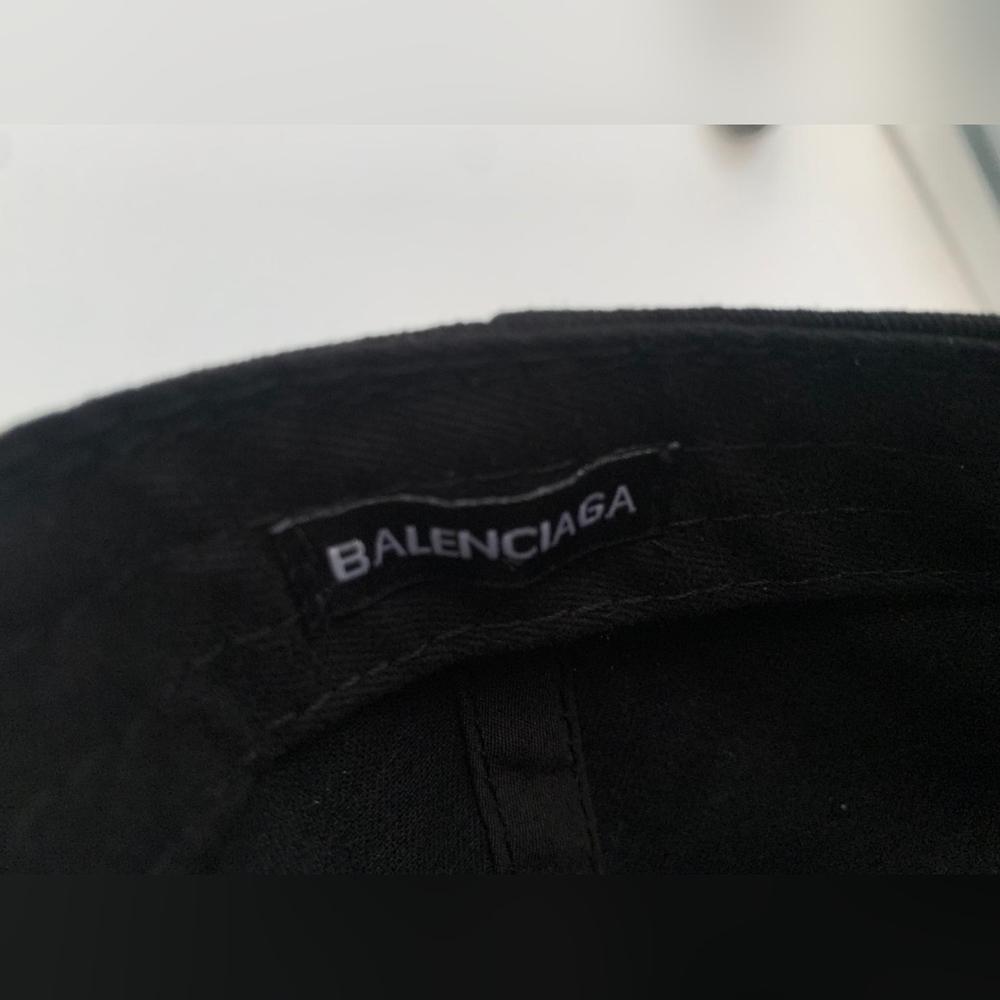 Balenciaga Black Baseball Cap Embroidered Minimalist Style - Picture 4 of 8